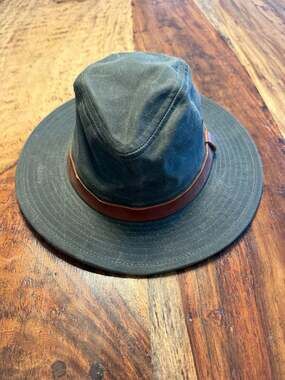 Tom Beckbe Field Hat Waxed Cotton Hunting Fedora in Moss